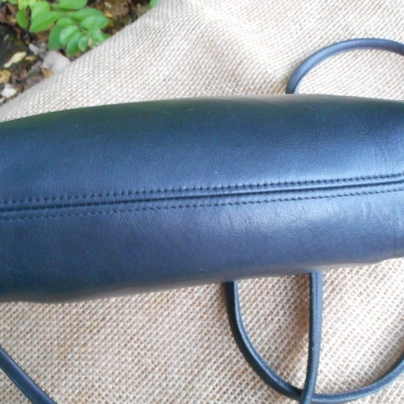 SOLD**Vintage Coach Kimball Bag,9911 in Black - Picture 6 of 8